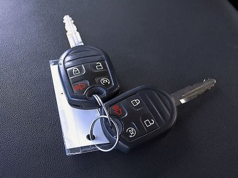 Used 2012 Ford F350 Lariat w/ Chrome Pkg image 27