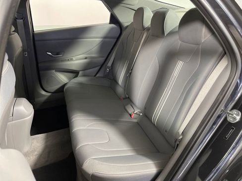 Used 2023 Hyundai Elantra SEL w/ Convenience Package image 14