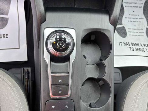 Used 2020 Ford Escape SE image 25