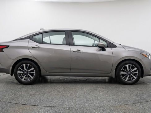 Used 2025 Nissan Versa SV FWD image 8