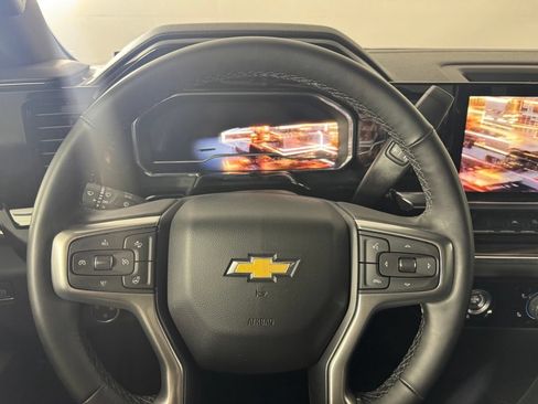 Used 2024 Chevrolet Silverado 1500 LT AWD/4WD image 10