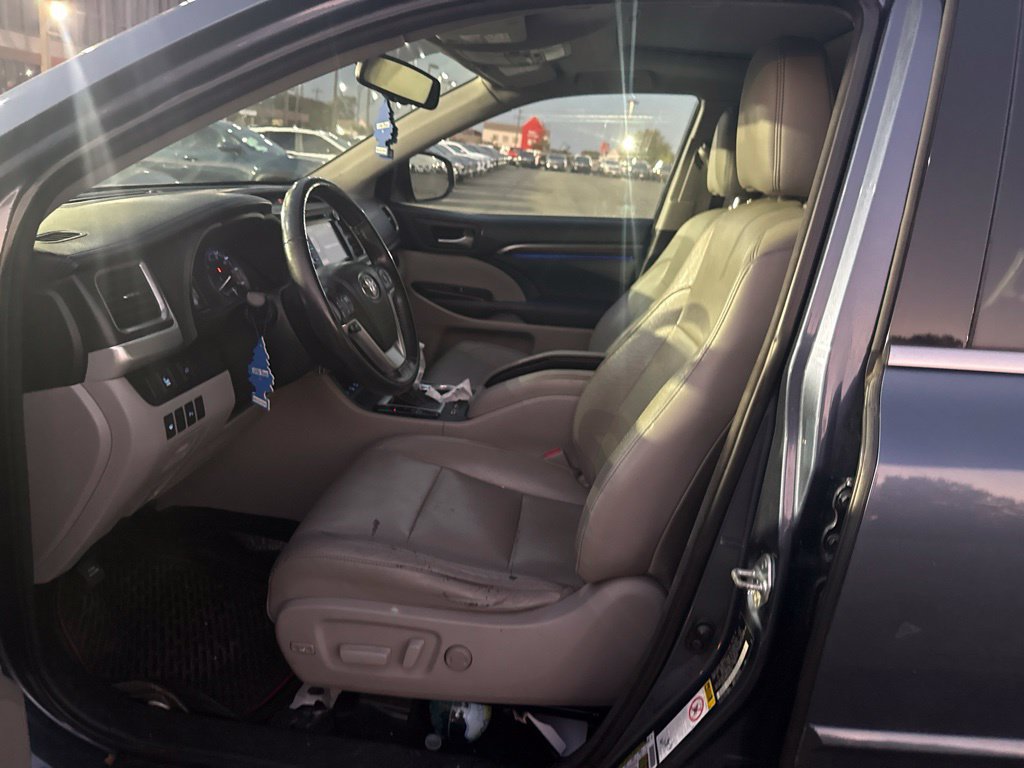 Used 2014 Toyota Highlander Limited AWD/4WD image 5