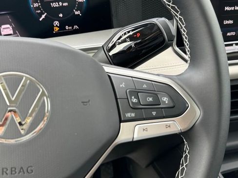 New 2025 Volkswagen Tiguan SE image 38