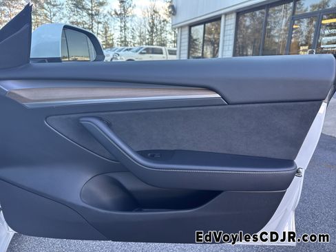 Used 2022 Tesla Model 3 Long Range image 18