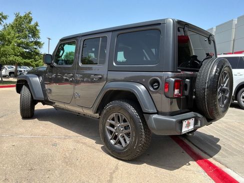 Used 2025 Jeep Wrangler Unlimited Sport AWD/4WD image 8