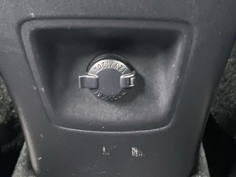 Used 2016 Toyota RAV4 Limited AWD/4WD image 25