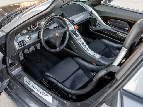 Used 2004 Porsche Carrera GT image 11