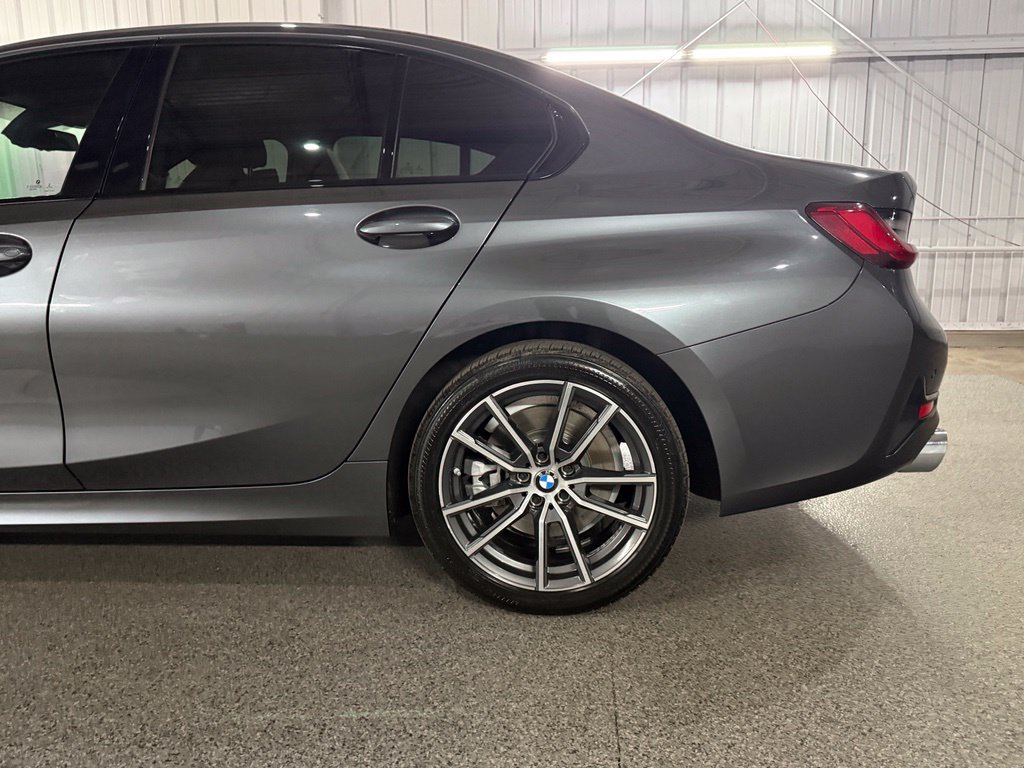 Used 2021 BMW 330i xDrive Sedan w/ Driving Assistance Package AWD/4WD image 13