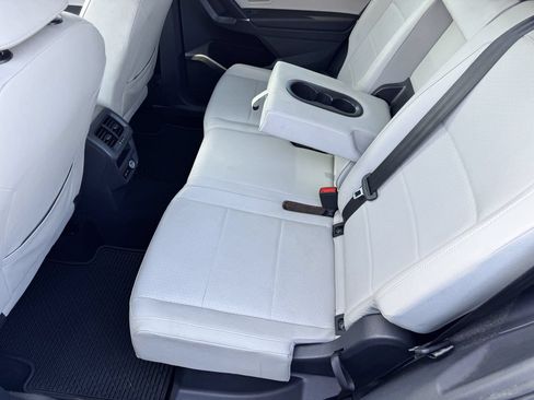 Used 2020 Volkswagen Tiguan SE w/ Panoramic Sunroof Package FWD image 33