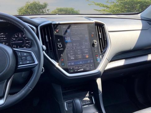 Used 2023 Subaru Ascent Premium w/ Convenience Package AWD/4WD image 9