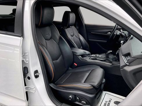 Used 2021 Cadillac CT4 V w/ Technology Package RWD image 7