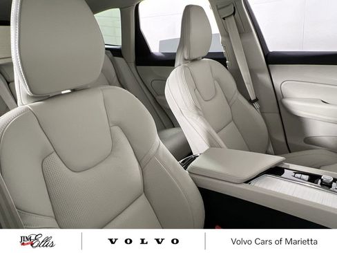 New 2026 Volvo XC60 B5 Ultra w/ Protection Package Premier image 25