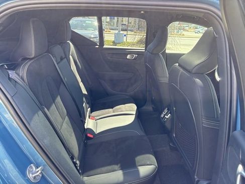 Used 2025 Volvo XC40 B5 Plus AWD/4WD image 14
