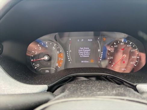 Used 2022 Jeep Compass Latitude w/ Sun and Sound Group FWD image 11