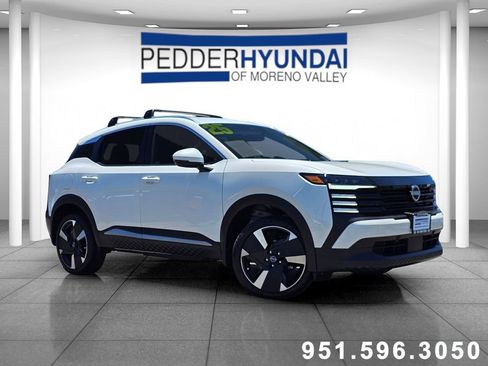 Used 2025 Nissan Kicks SR FWD image 1