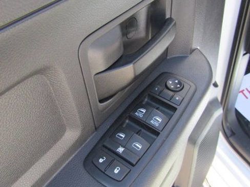 Used 2011 RAM 2500 ST w/ ST Popular Equipment Group AWD/4WD image 17
