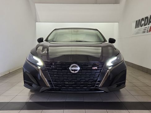 Used 2023 Nissan Altima 2.5 SR image 3
