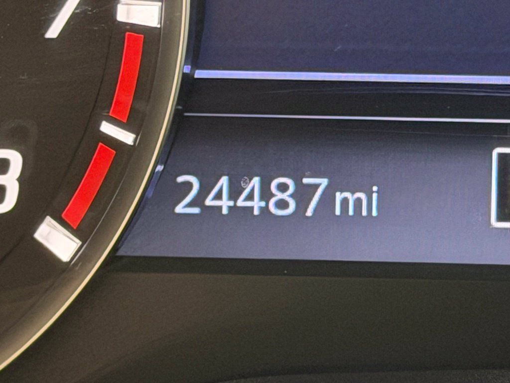 Used 2021 Nissan Titan SV w/ SV Convenience Package RWD image 47