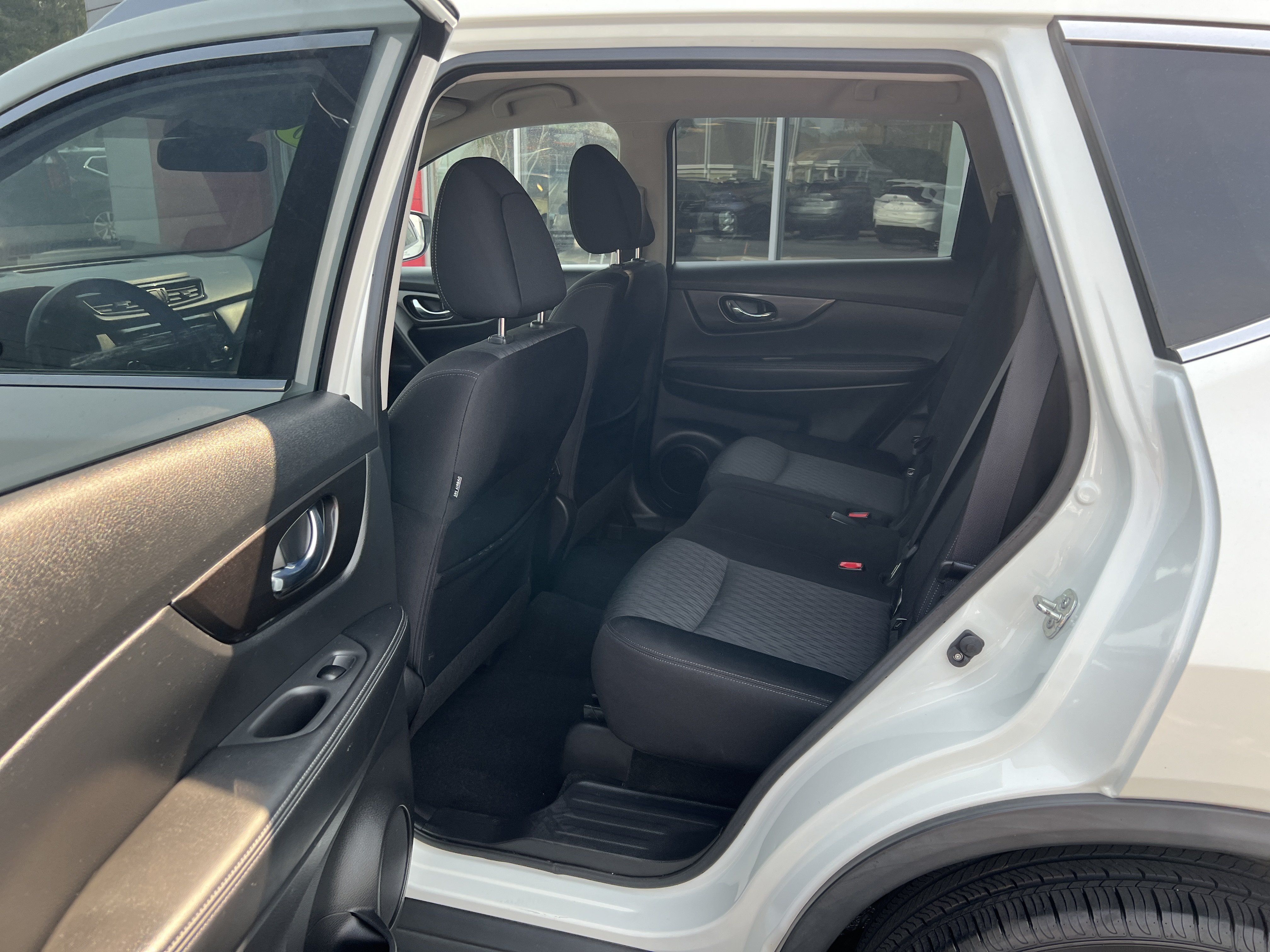 Used 2020 Nissan Rogue SV AWD/4WD image 5