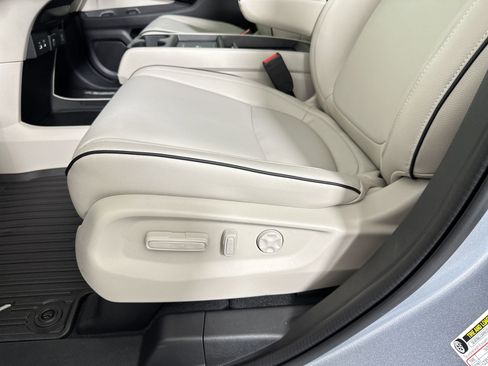 New 2026 Honda Odyssey Touring image 13