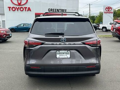 Certified 2021 Toyota Sienna XLE AWD/4WD image 5
