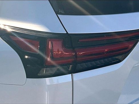 Used 2023 Lexus LX 600 4WD w/ Premium Package image 23