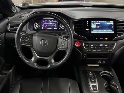 Certified 2022 Honda Passport TrailSport image 31