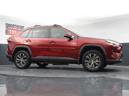Used 2023 Toyota RAV4 XLE Premium image 31