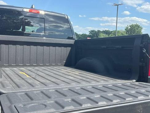 Used 2025 RAM 1500 Laramie w/ Sport Appearance Package AWD/4WD image 8