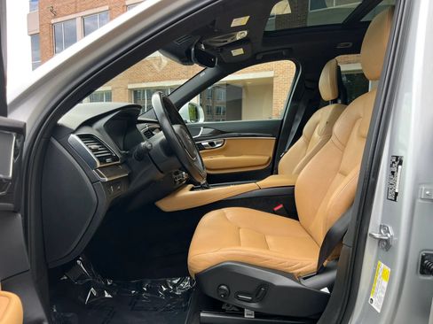 Used 2017 Volvo XC90 T6 Momentum w/ Vision Package AWD/4WD image 14