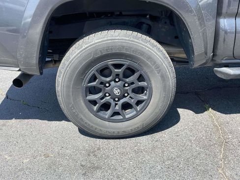 Used 2021 Toyota Tacoma SR5 RWD image 29