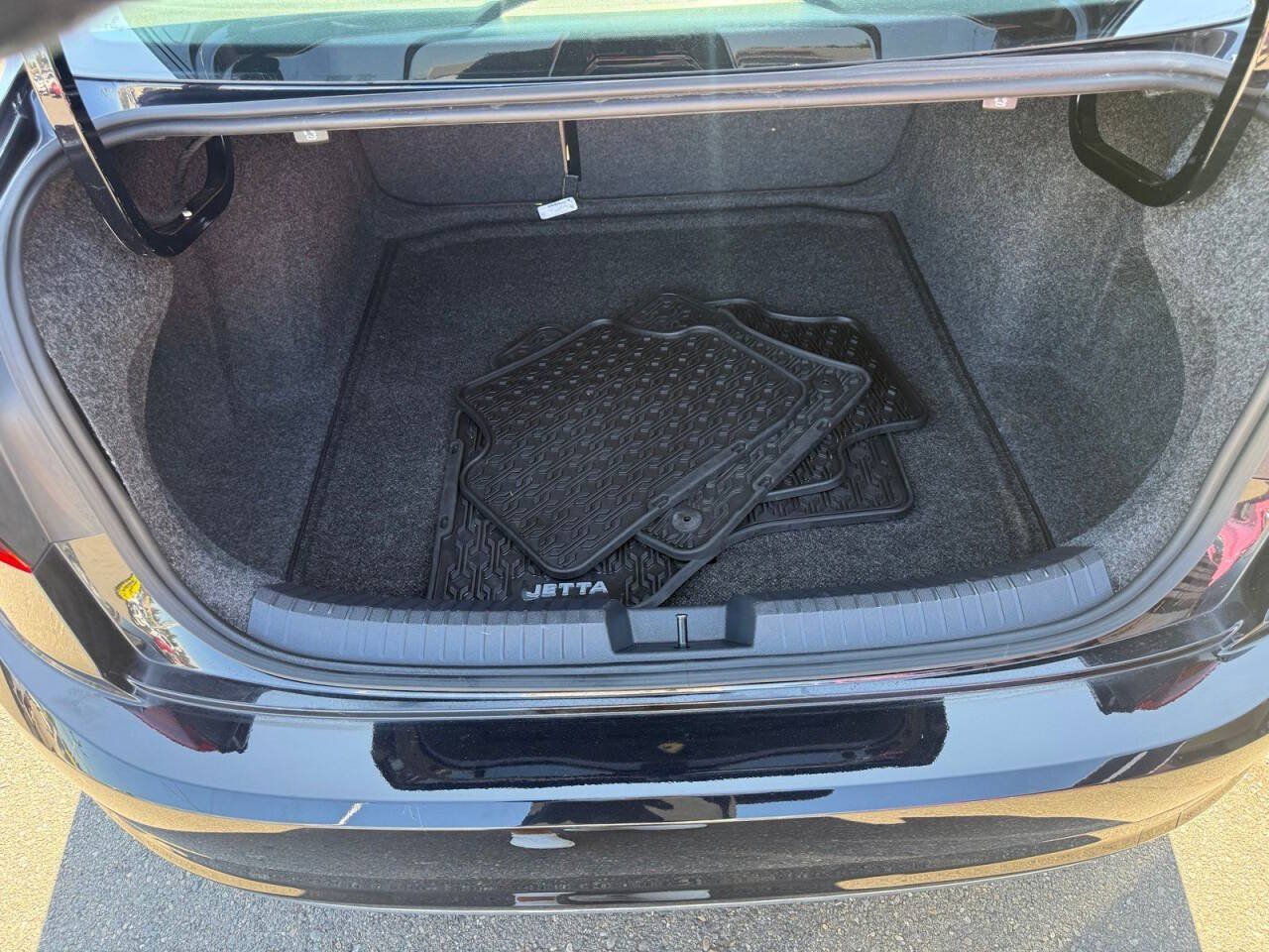Used 2019 Volkswagen Jetta SEL FWD image 11