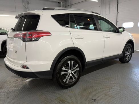 Used 2016 Toyota RAV4 LE AWD/4WD image 7