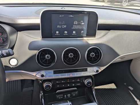 Used 2018 Kia Stinger RWD image 15