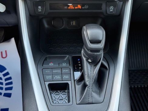 Used 2023 Toyota RAV4 LE AWD/4WD image 22
