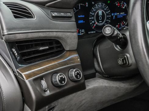 Used 2017 Cadillac Escalade Platinum AWD/4WD image 35