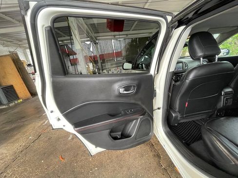 Used 2019 Jeep Compass Trailhawk AWD/4WD image 10