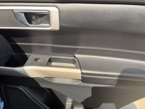 Used 2021 Ford Explorer XLT AWD/4WD image 39