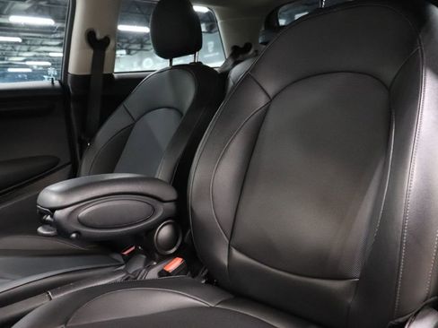 Used 2021 MINI Cooper 2-Door Hardtop w/ Storage Package image 11