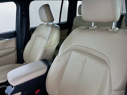 Used 2023 Jeep Grand Cherokee Limited AWD/4WD image 31