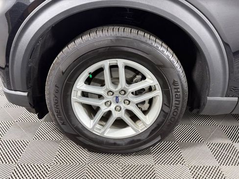 Certified 2025 Ford Explorer Active AWD/4WD image 11