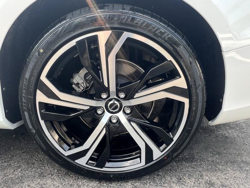 Used 2024 Volvo S60 B5 Plus FWD image 28