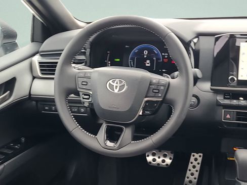 Used 2026 Toyota Camry SE w/ Convenience Package FWD image 12