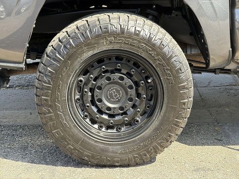 Used 2021 Toyota Tacoma SR5 RWD image 29