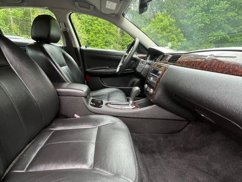 Used 2016 Chevrolet Impala LTZ FWD image 35