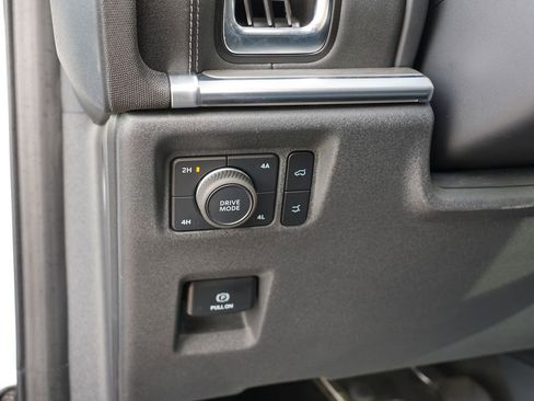 Used 2025 Ford Expedition Max Platinum AWD/4WD image 16