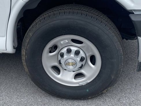 New 2025 Chevrolet Express 3500 w/ Power Convenience Package image 14