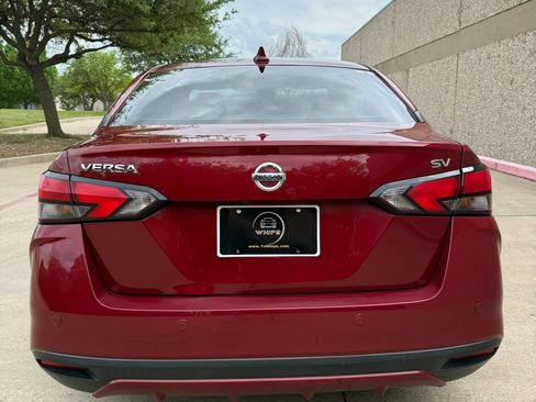 Used 2021 Nissan Versa SV image 4