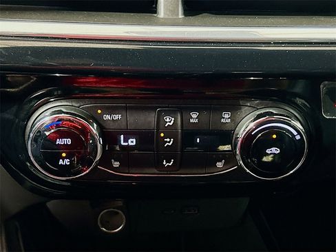 Used 2025 Chevrolet Trax RS w/ Driver Confidence Package image 13