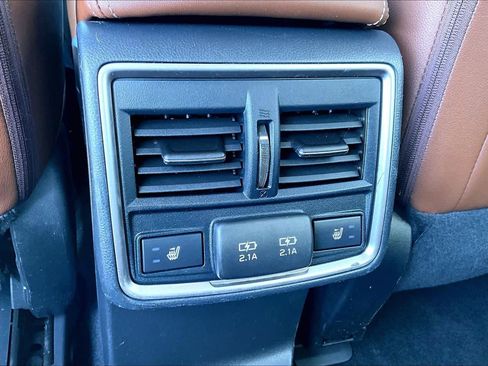 Used 2019 Subaru Forester Touring image 32